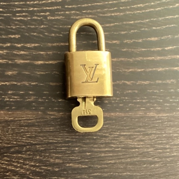 Louis Vuitton Accessories - LV Lock & Key #314 Gold / Brass - Set